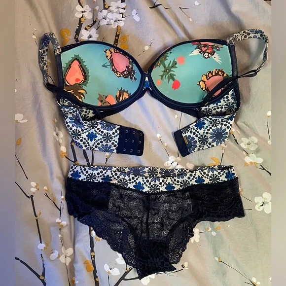 💙🤍🧡 NWOT Naja Floral Blue and Orange Bra and Underwear Set - Picture 8 of 11